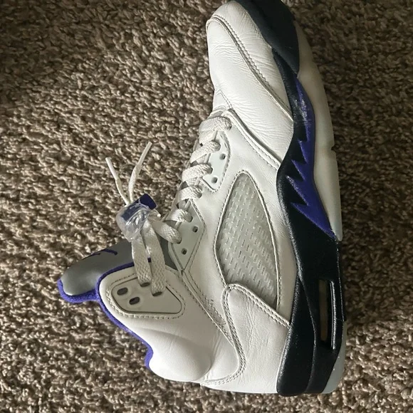 Jordan Retro White and Purple Sneakers - Picture 9 of 13